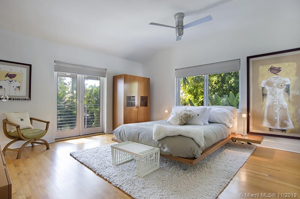 SUNSET ISLANDS-ISLAND NO - Residential