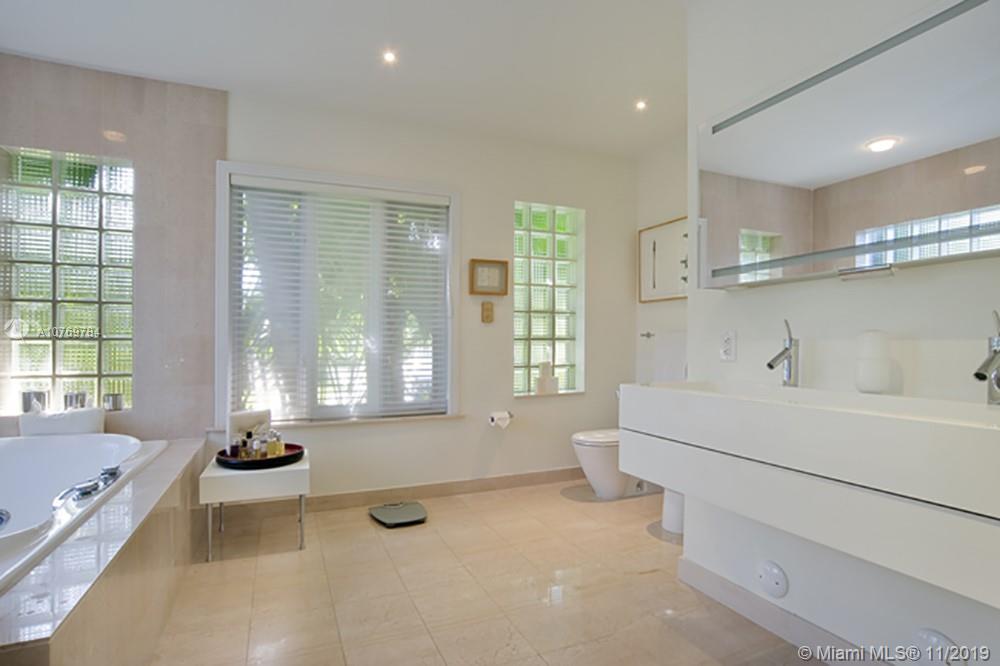 SUNSET ISLANDS-ISLAND NO - Residential