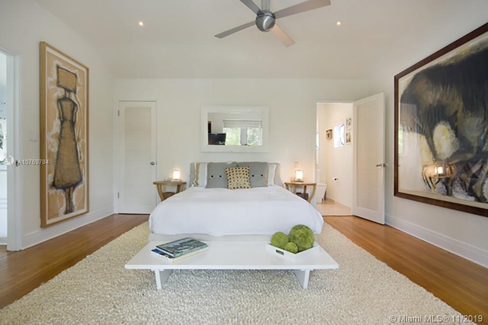 SUNSET ISLANDS-ISLAND NO - Residential