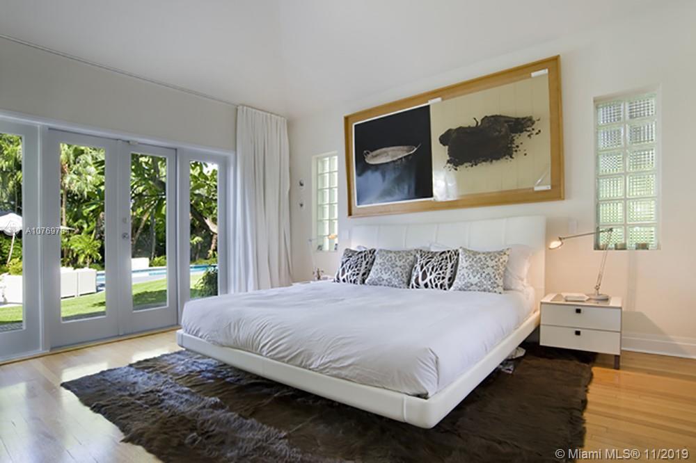 SUNSET ISLANDS-ISLAND NO - Residential