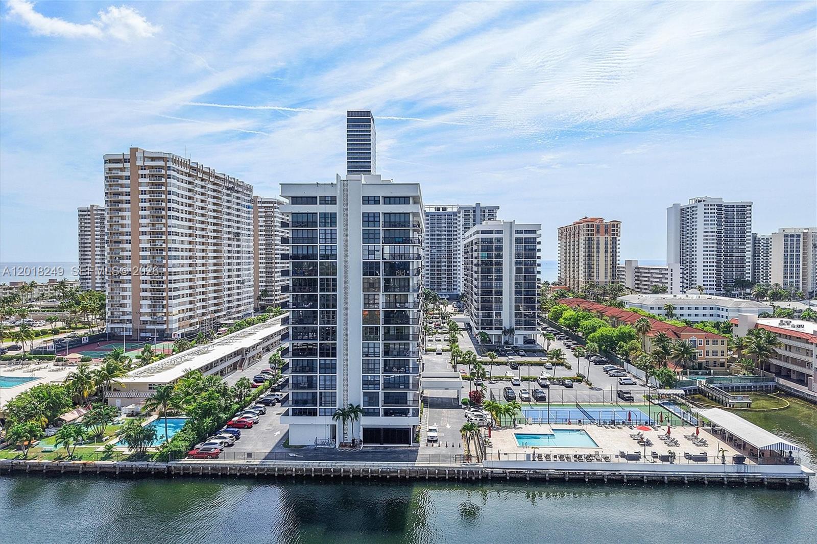 AVANT GARDE CONDO - Residential