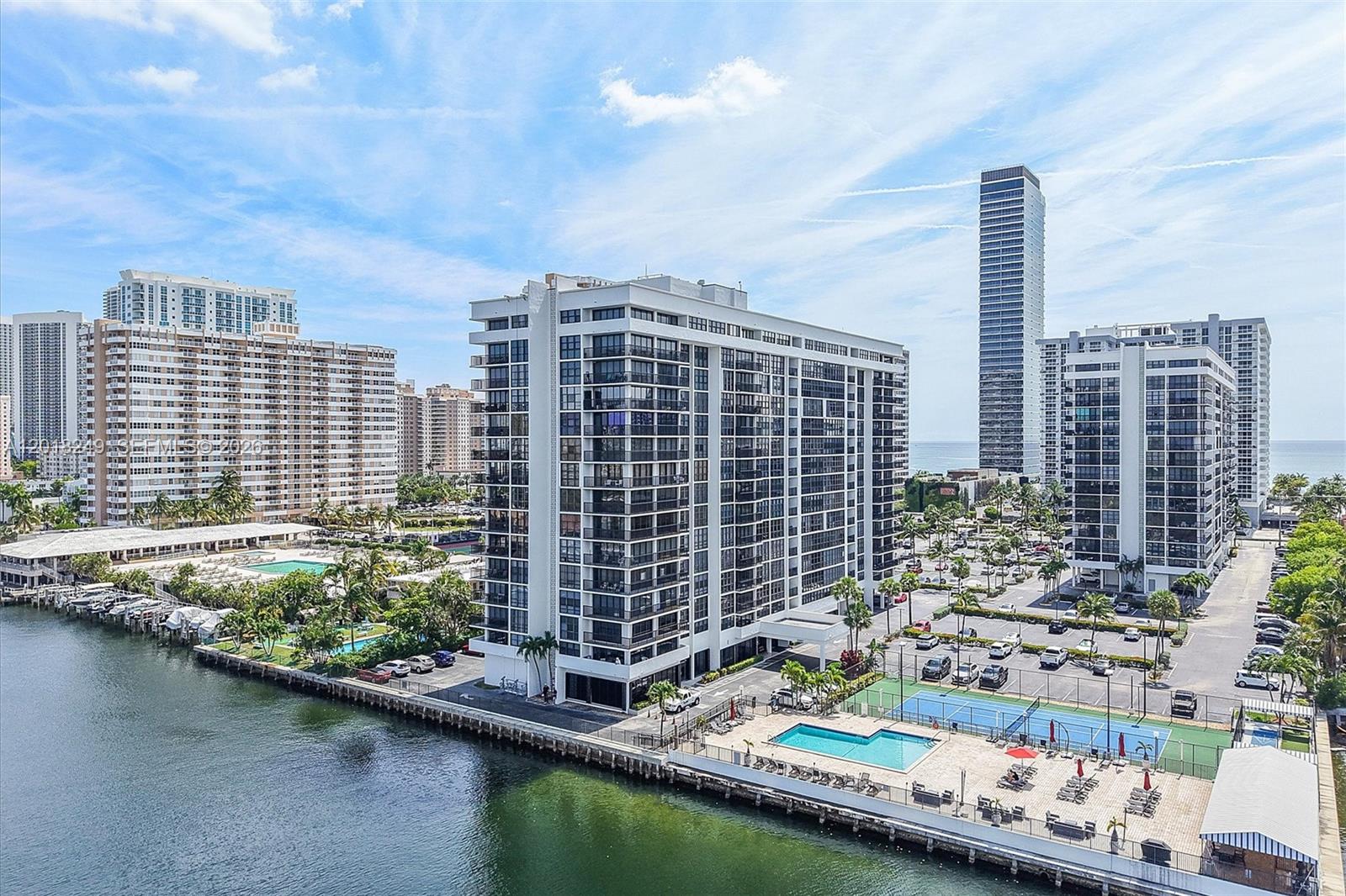 AVANT GARDE CONDO - Residential