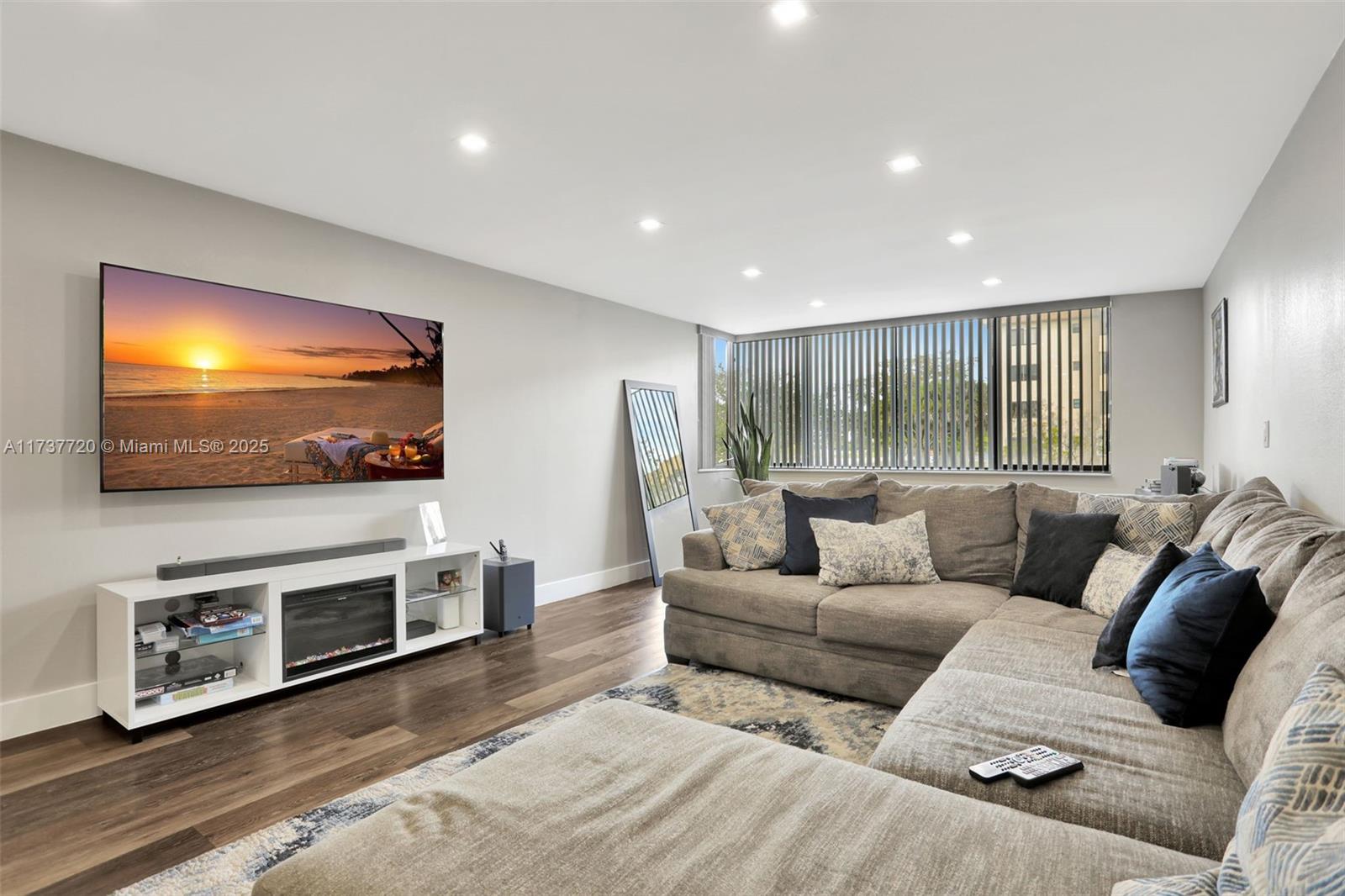 DORADO AT HAMPTONS WEST - Residential