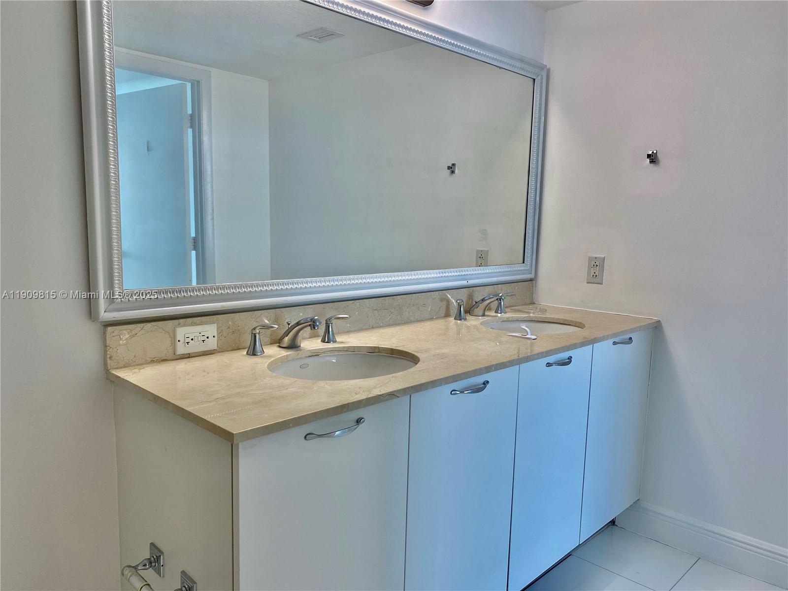 1800 CLUB CONDO - Residential