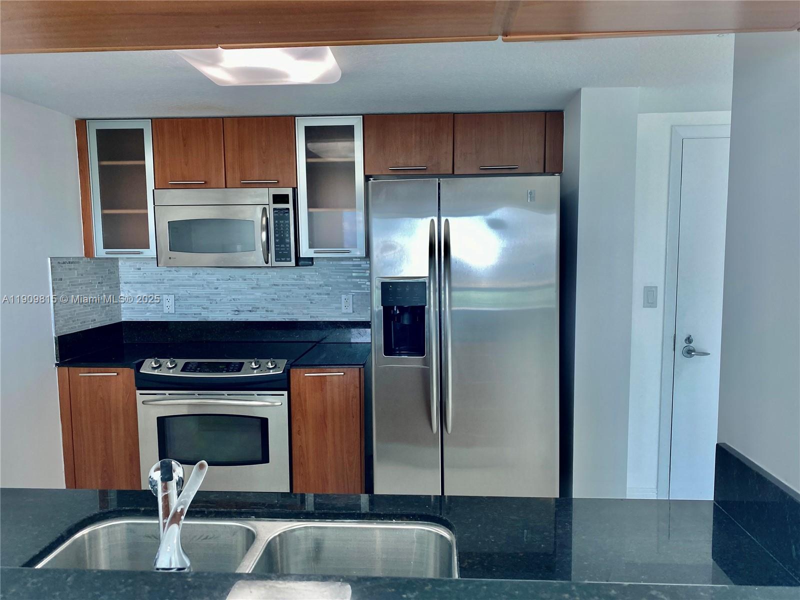 1800 CLUB CONDO - Residential