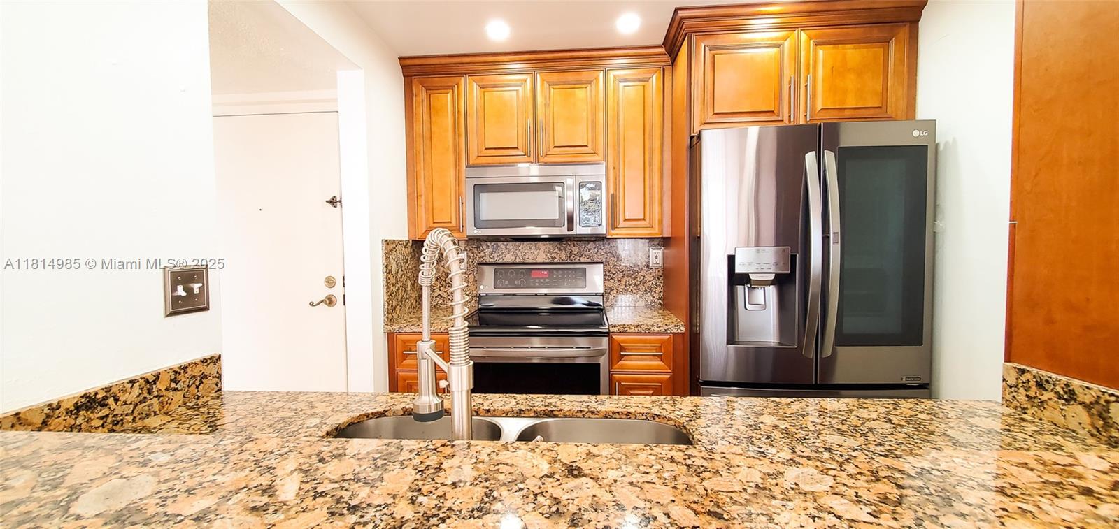 7035 NW 186th St D407