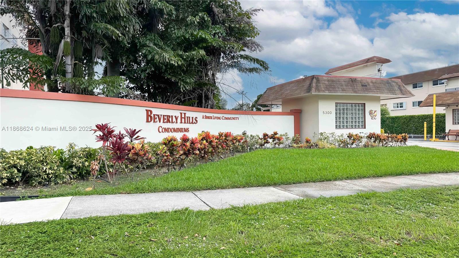 BEVERLY HILLS CONDO NUMBE - Residential