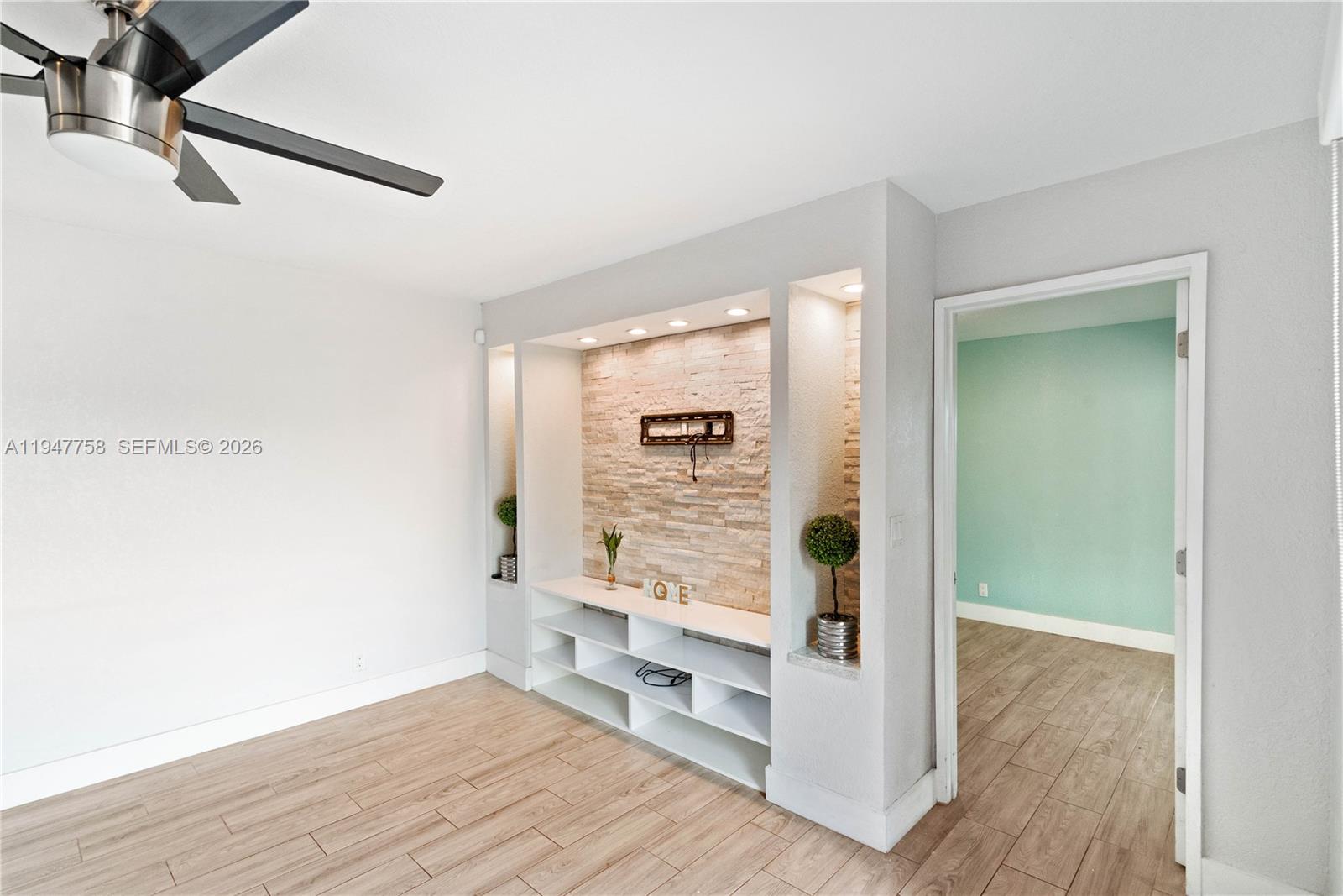 ROCK CREEK PH TWO - Residential Lease