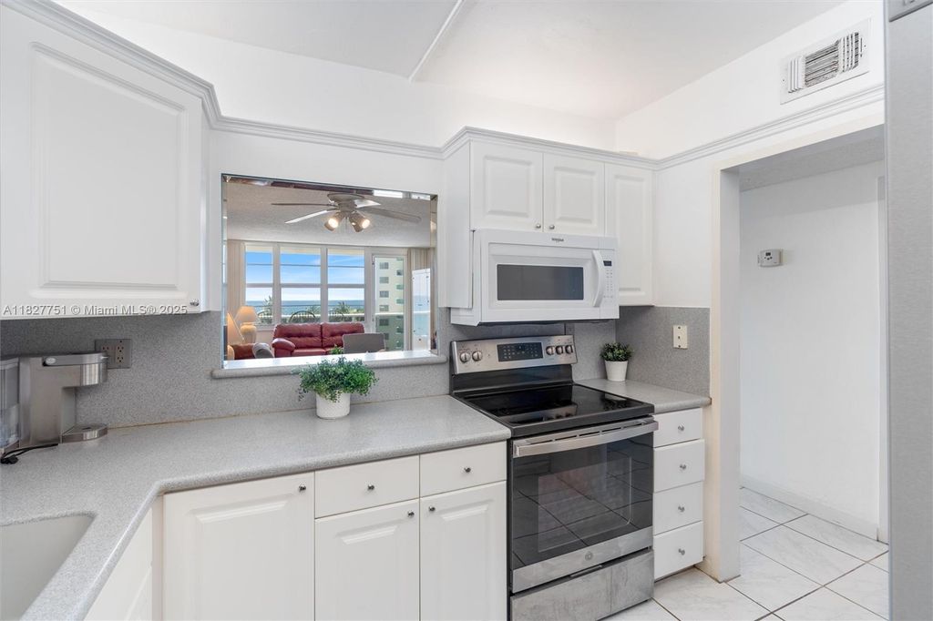 Photo of 3725 S Ocean Dr #512, Hollywood, FL 33019 (MLS # A11827751)