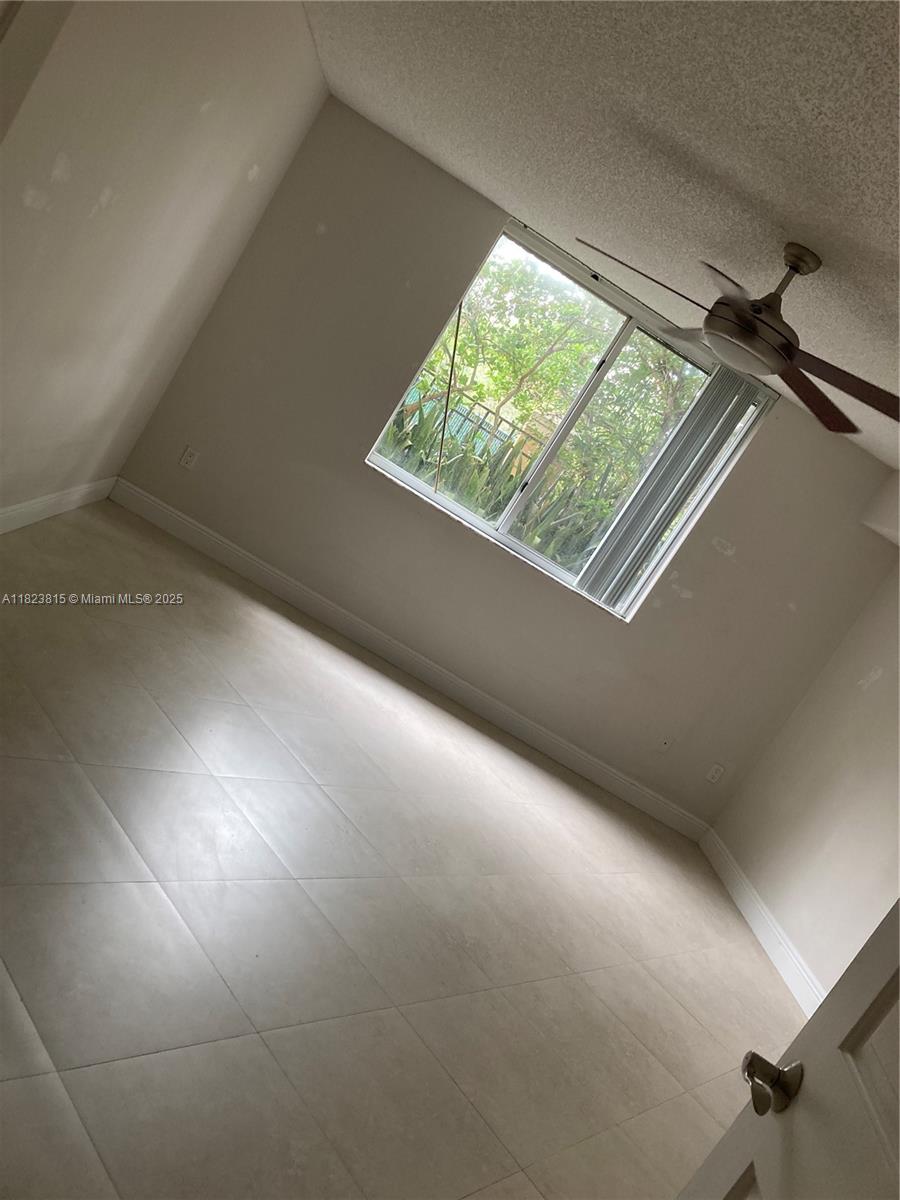 800 Scotia Dr 103
