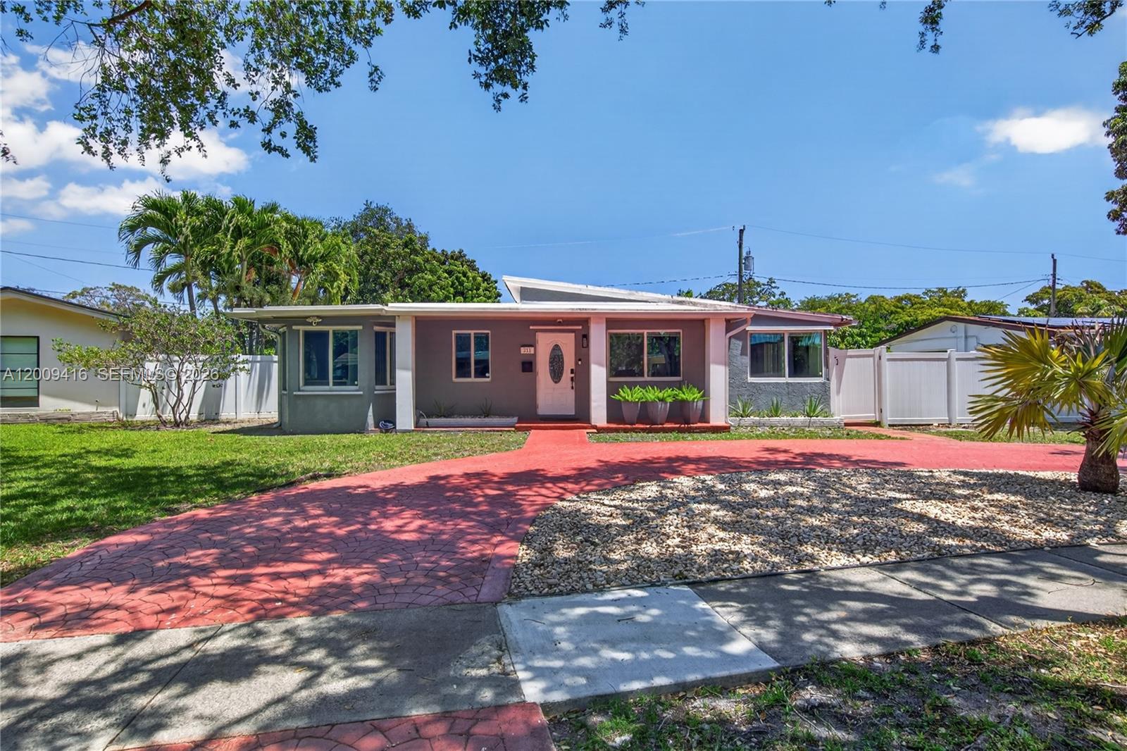 211 S 57th Way