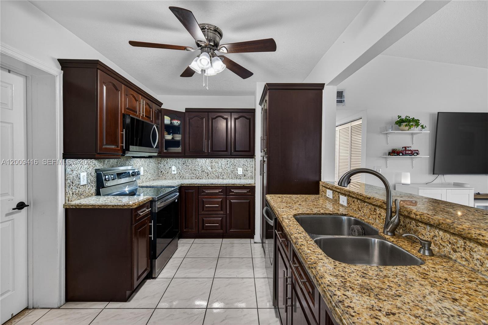 211 S 57th Way