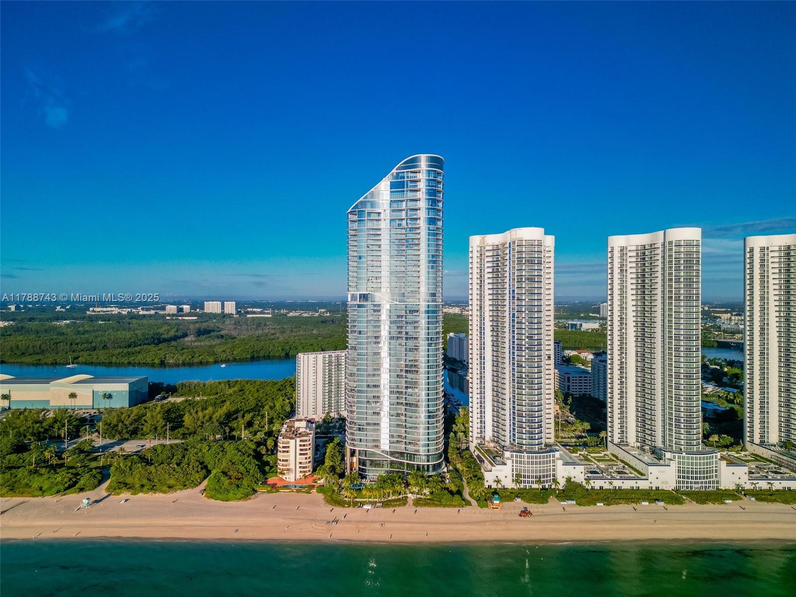 15701 Collins Ave PARKING TANDEM