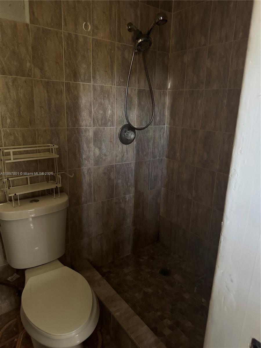 LAUDERDALE LAKES NORTHGAT - Residential Lease