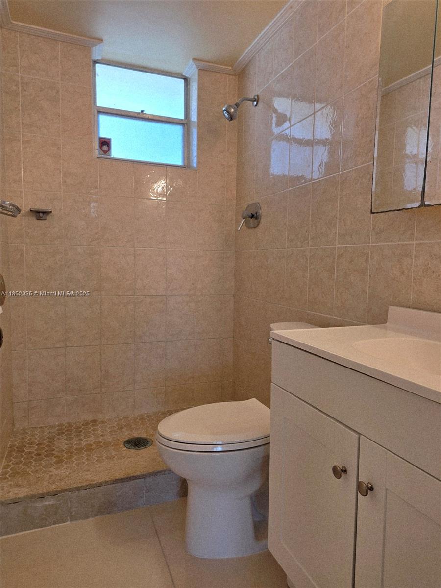 BISC LAKE GARDENS CONDO N - Residential Lease