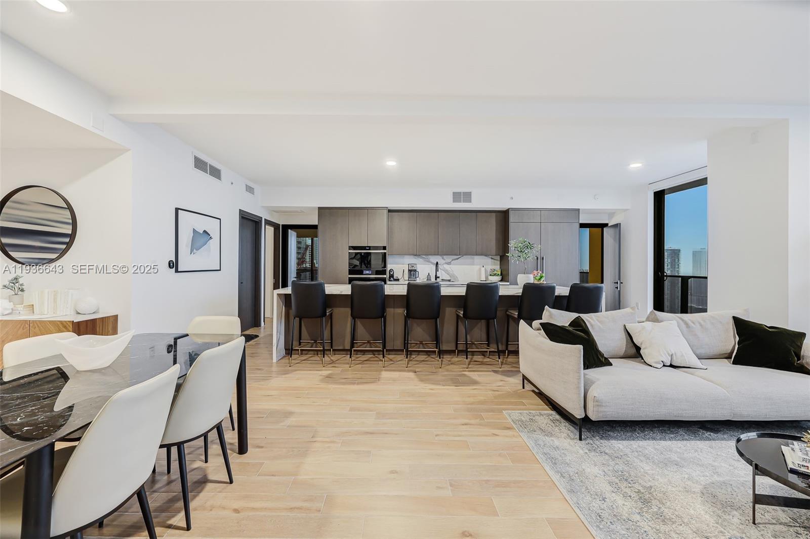 THE ELSER CONDO - Residential