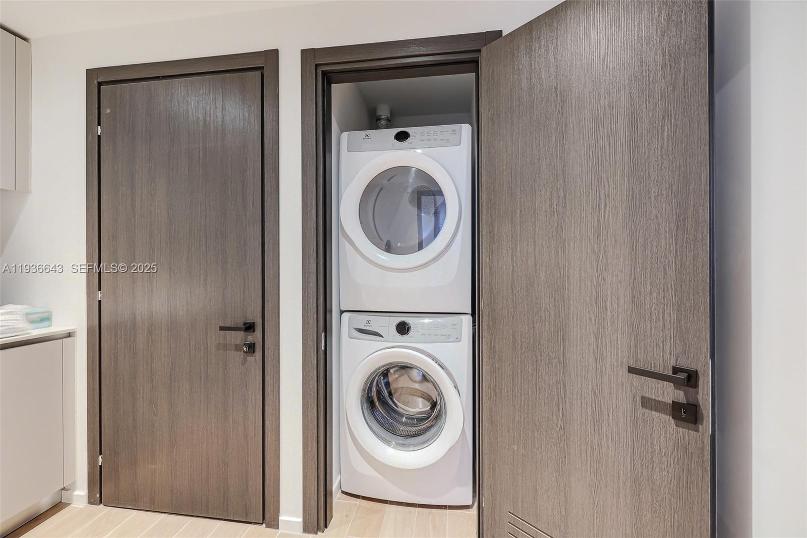 THE ELSER CONDO - Residential