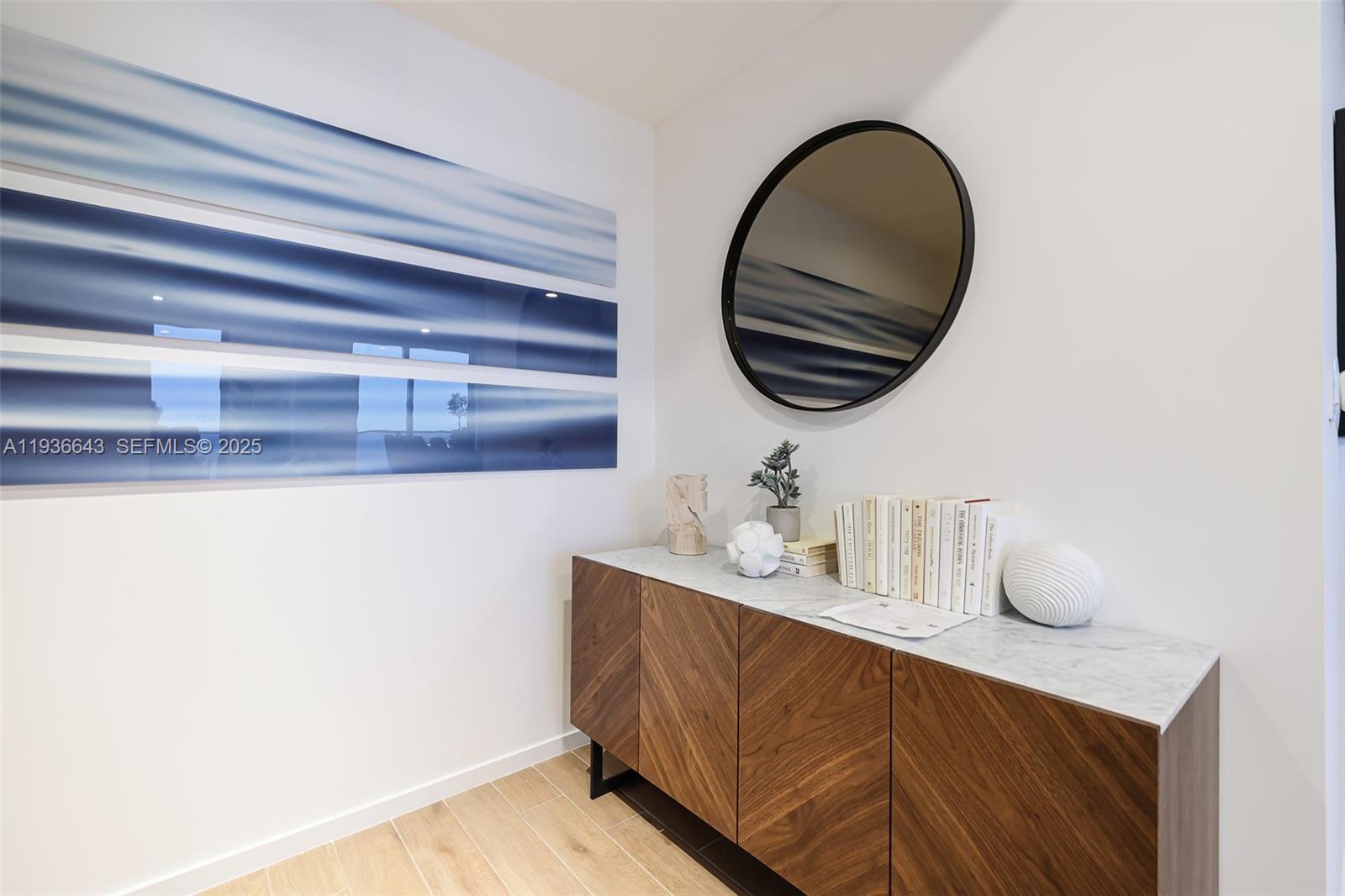 THE ELSER CONDO - Residential