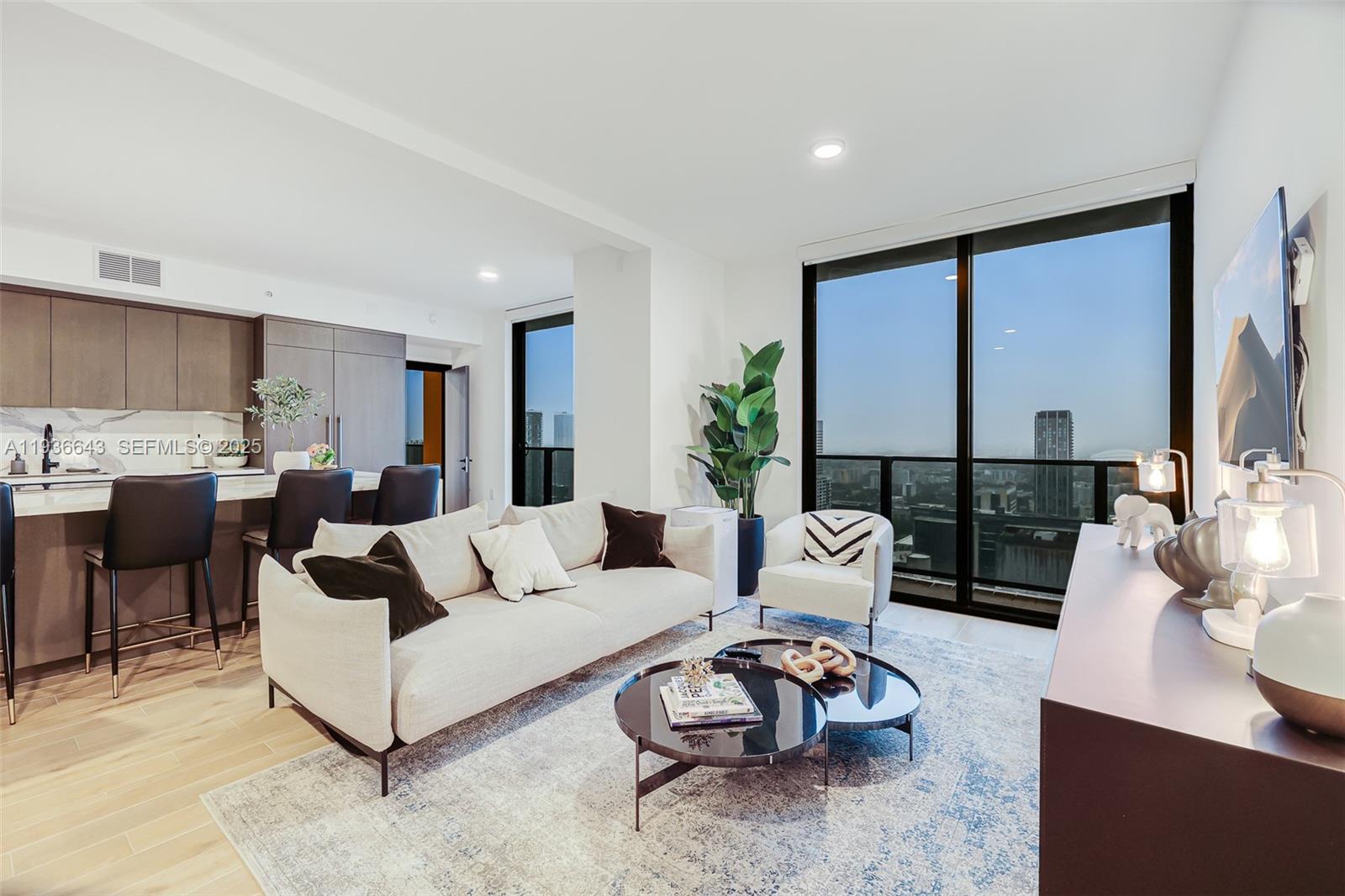 THE ELSER CONDO - Residential