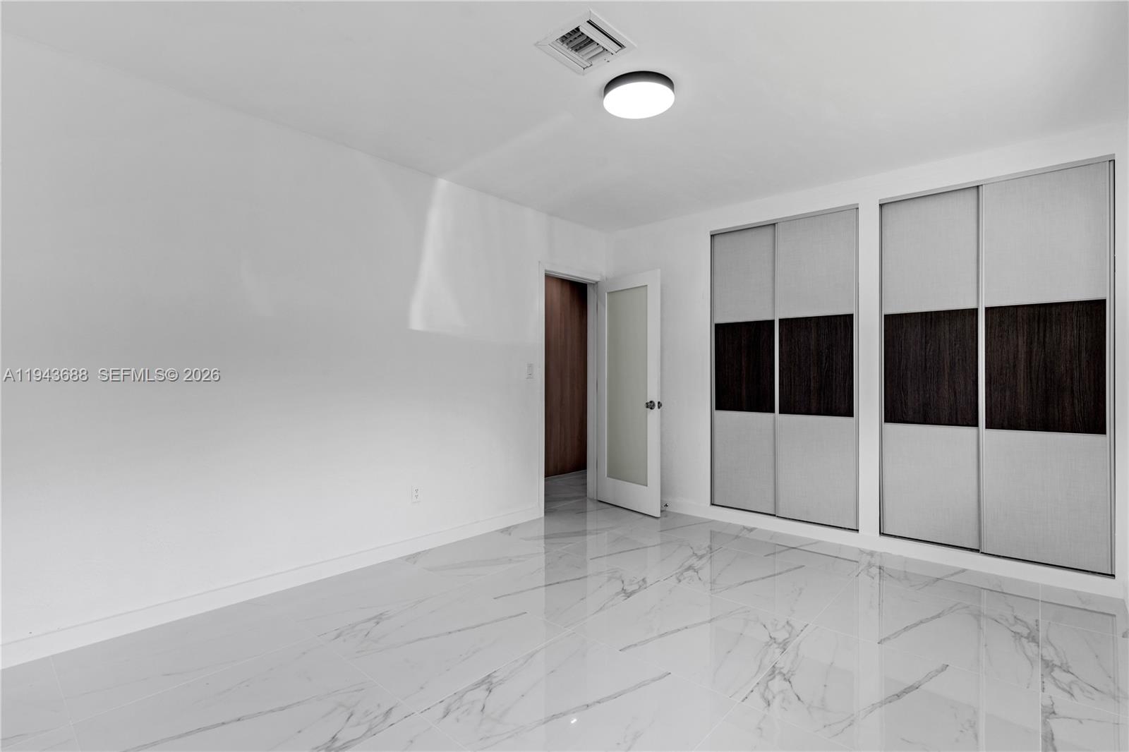 ROCK LAKE - Residential