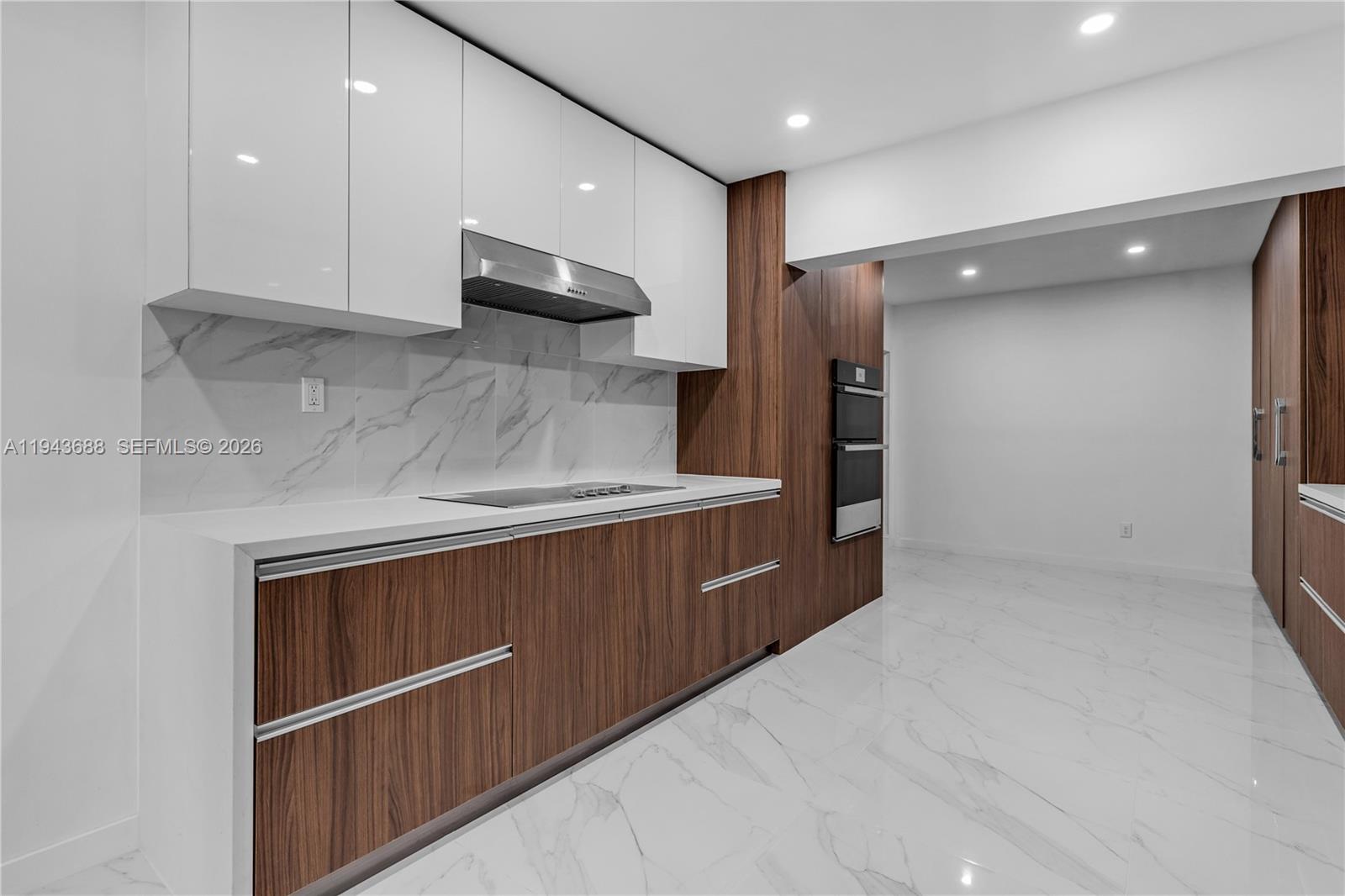 ROCK LAKE - Residential