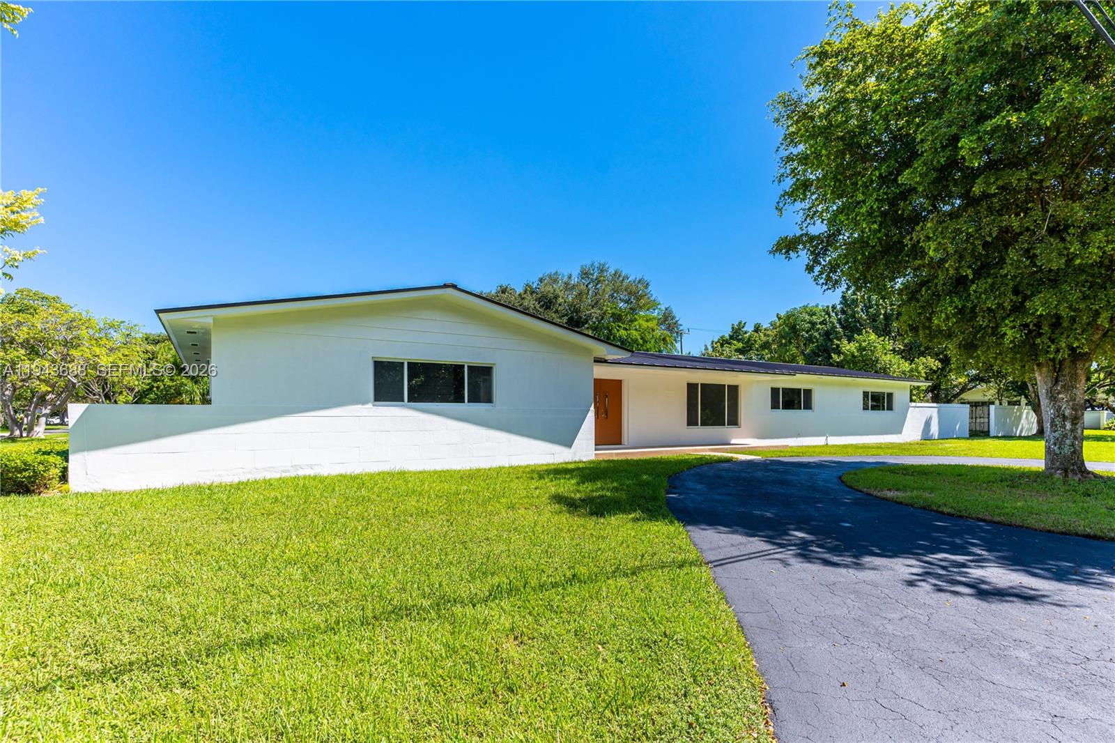 ROCK LAKE - Residential