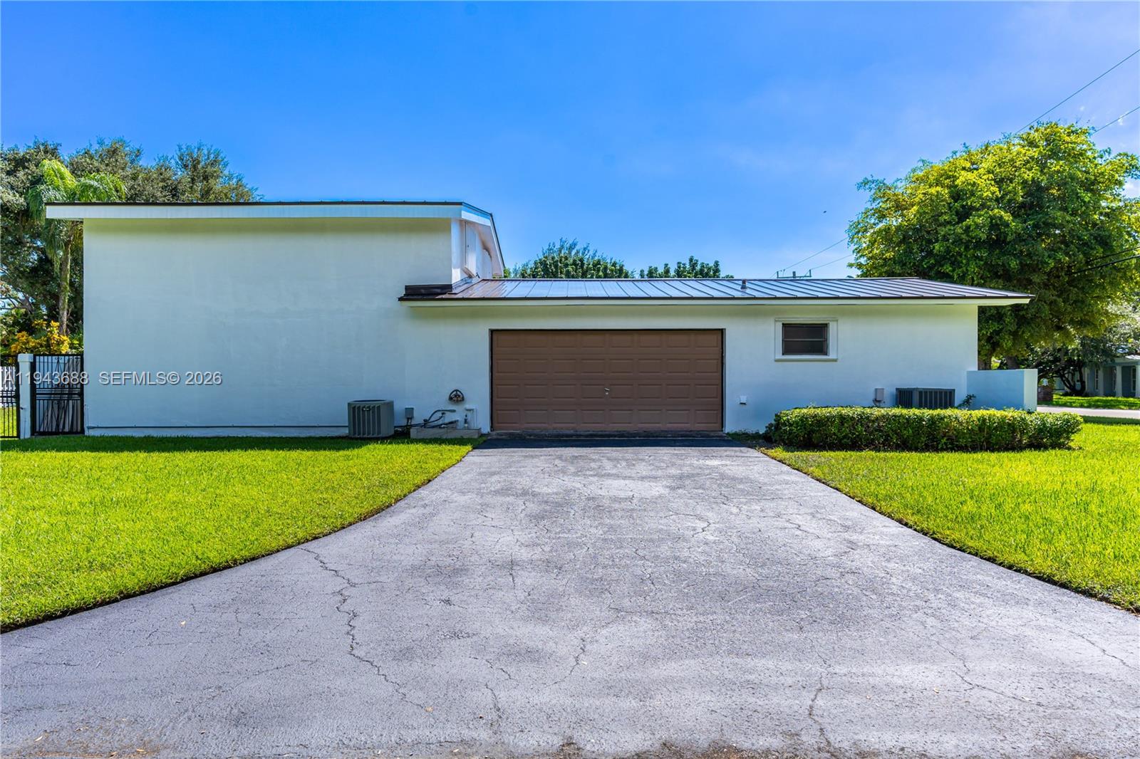 ROCK LAKE - Residential