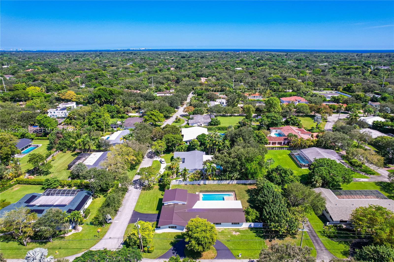 ROCK LAKE - Residential