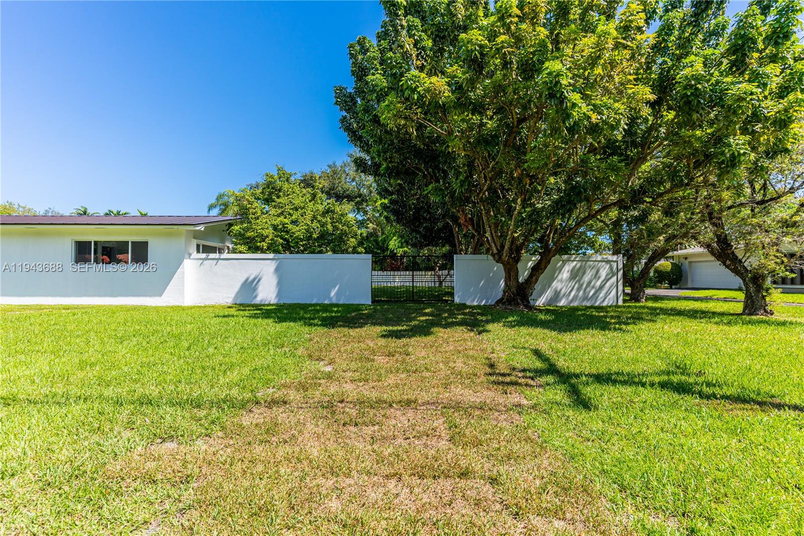 ROCK LAKE - Residential