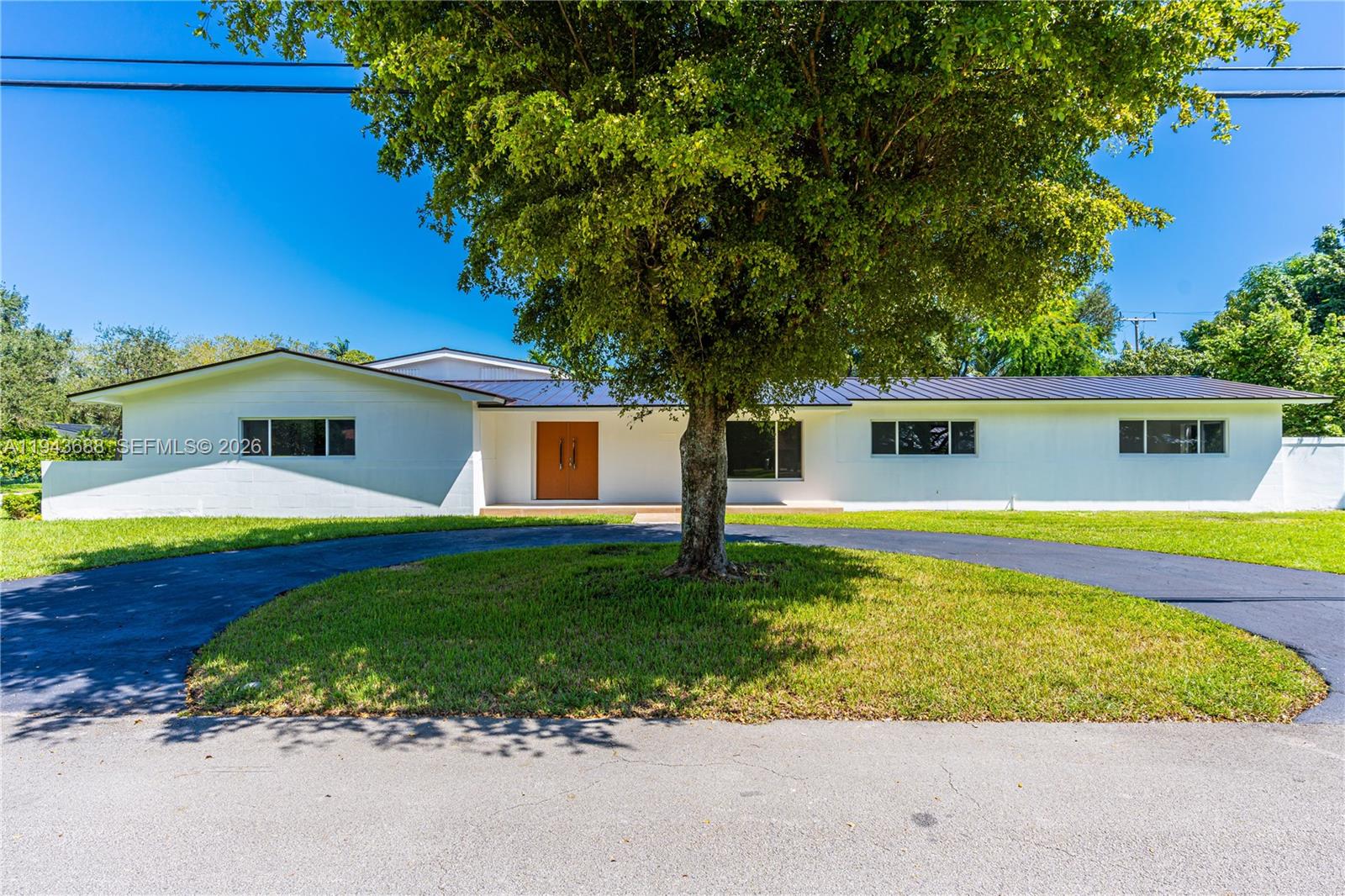 ROCK LAKE - Residential