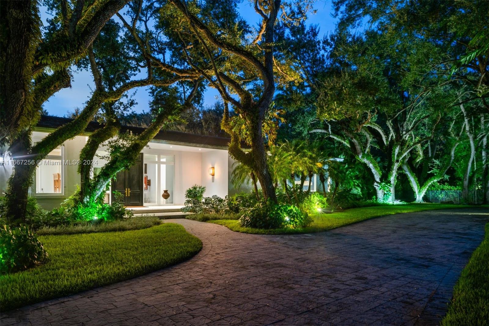 Photo 1 of 5501 Snapper Creek Rd Rd, Coral Gables, Florida, $12,500,000, Web #: 11667256