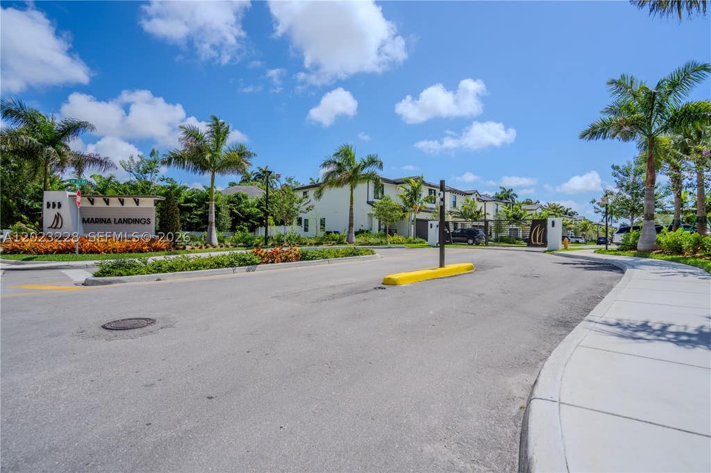 Photo of 1427 SW 23rd St, Fort Lauderdale, FL 33315 (MLS # A12023228)