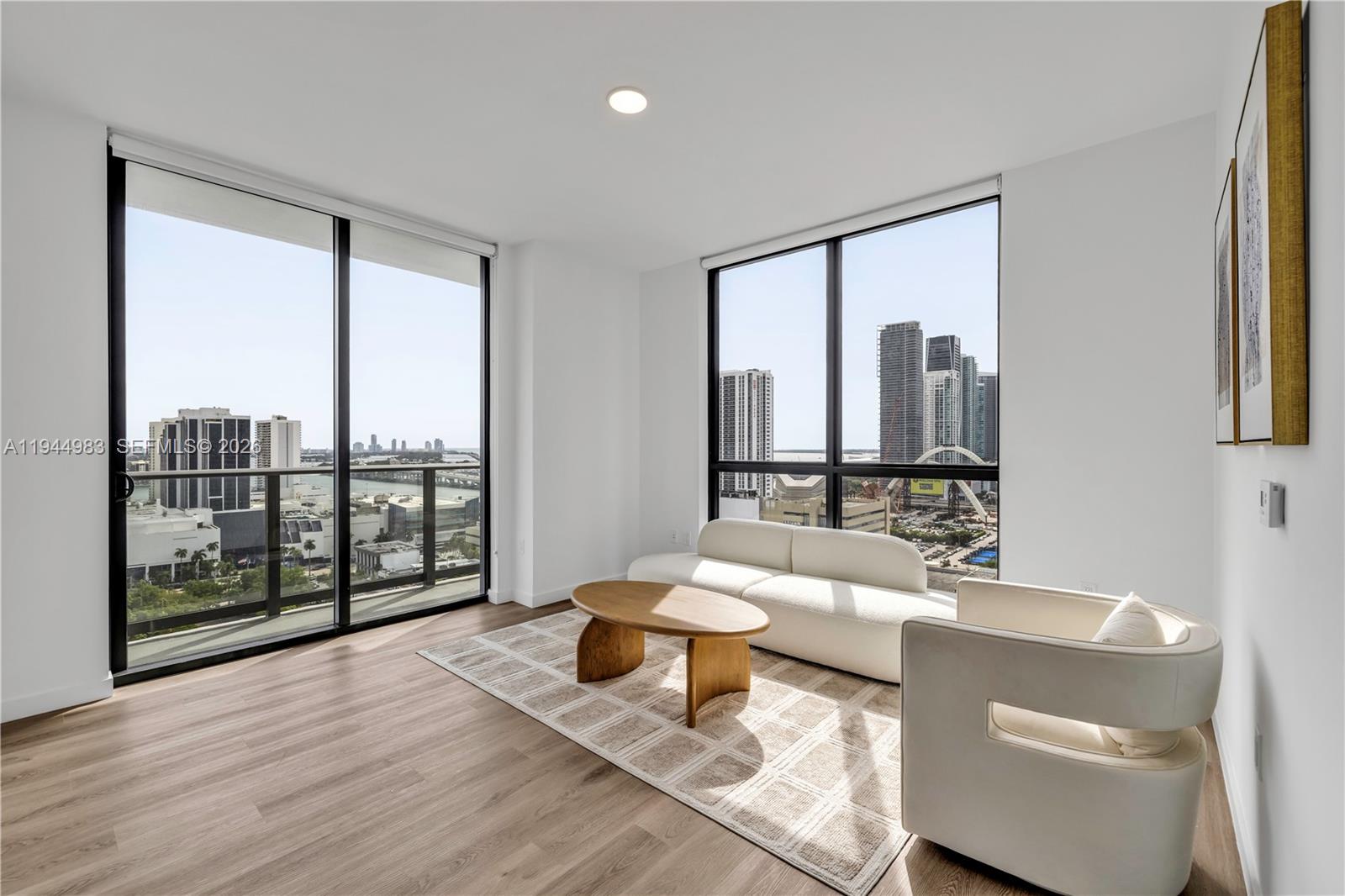 1642 NE 1st Ave 2114