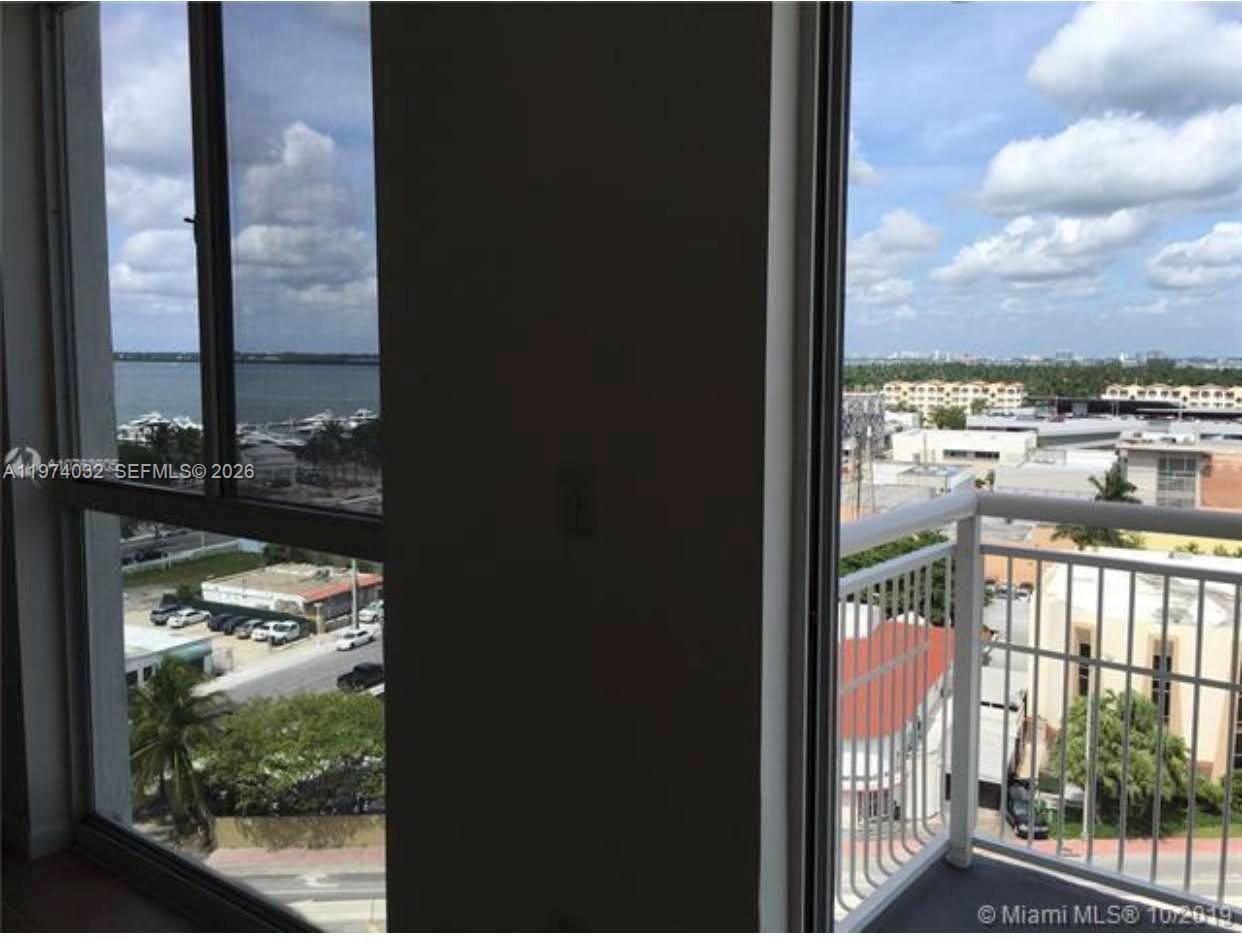 WEST BAY PLAZA CONDO - Residential