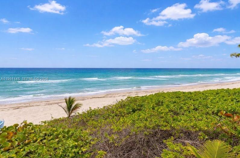 WAVE CONDO - Residential