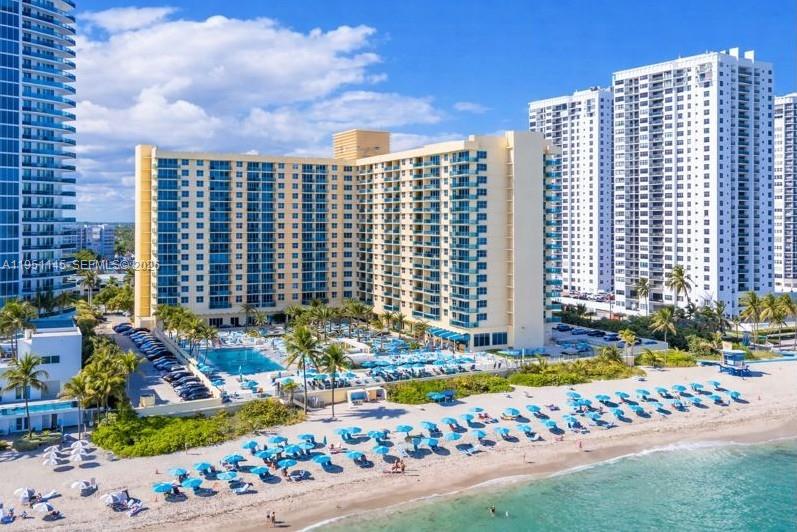 WAVE CONDO - Residential