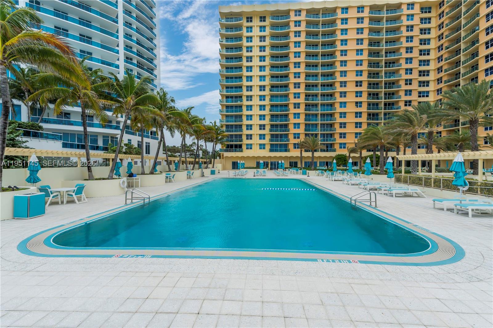 WAVE CONDO - Residential