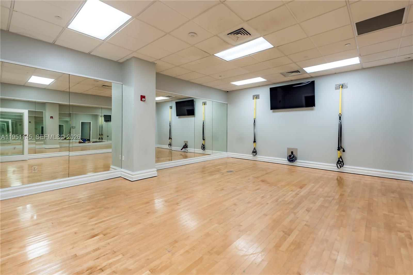 WAVE CONDO - Residential