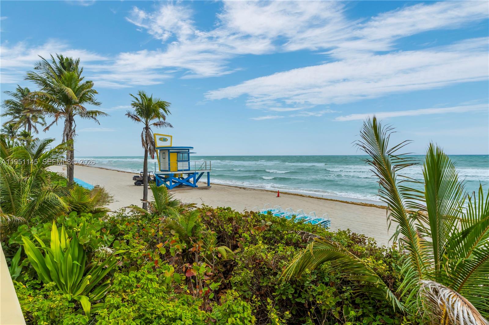 WAVE CONDO - Residential