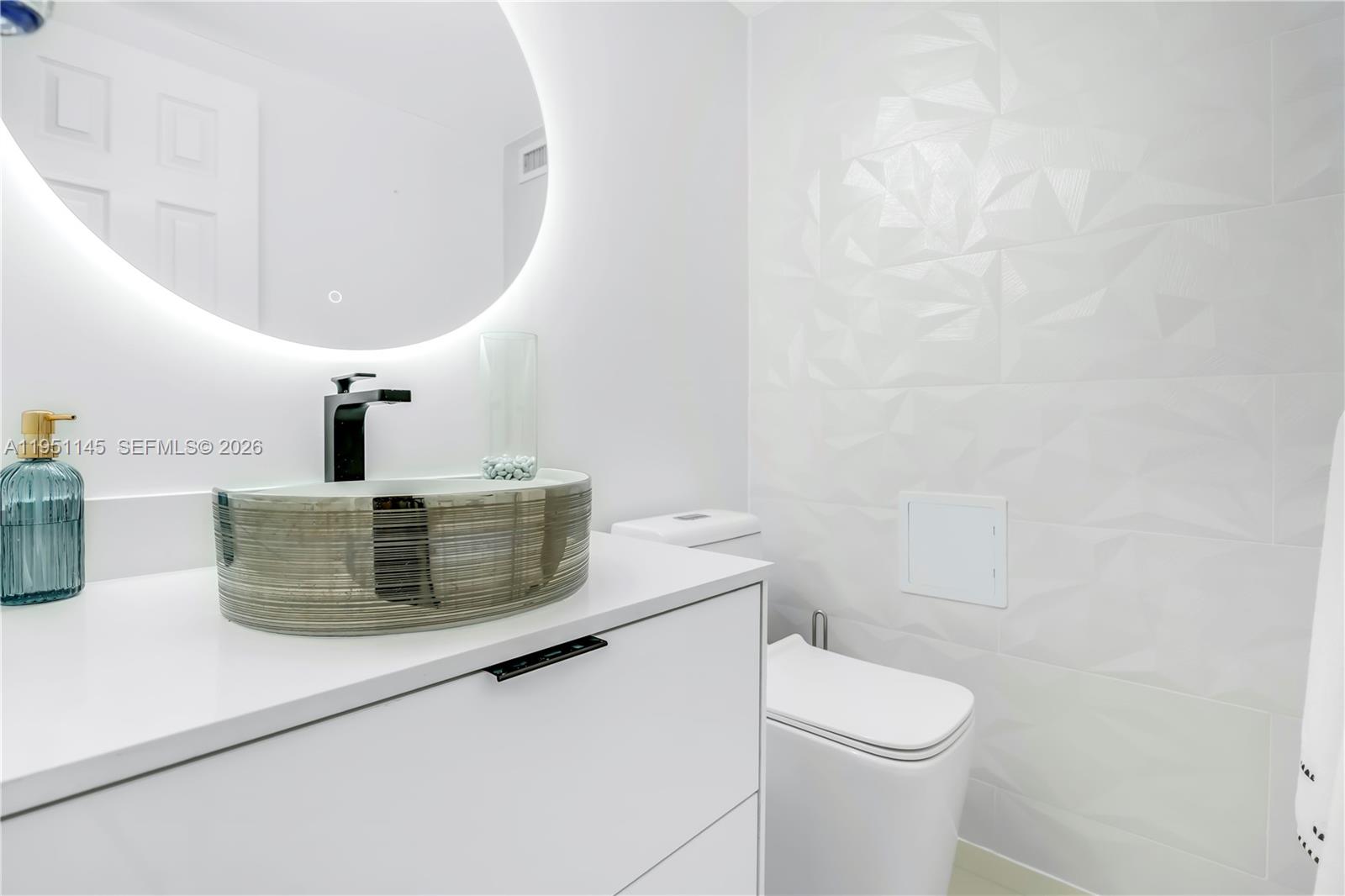 WAVE CONDO - Residential