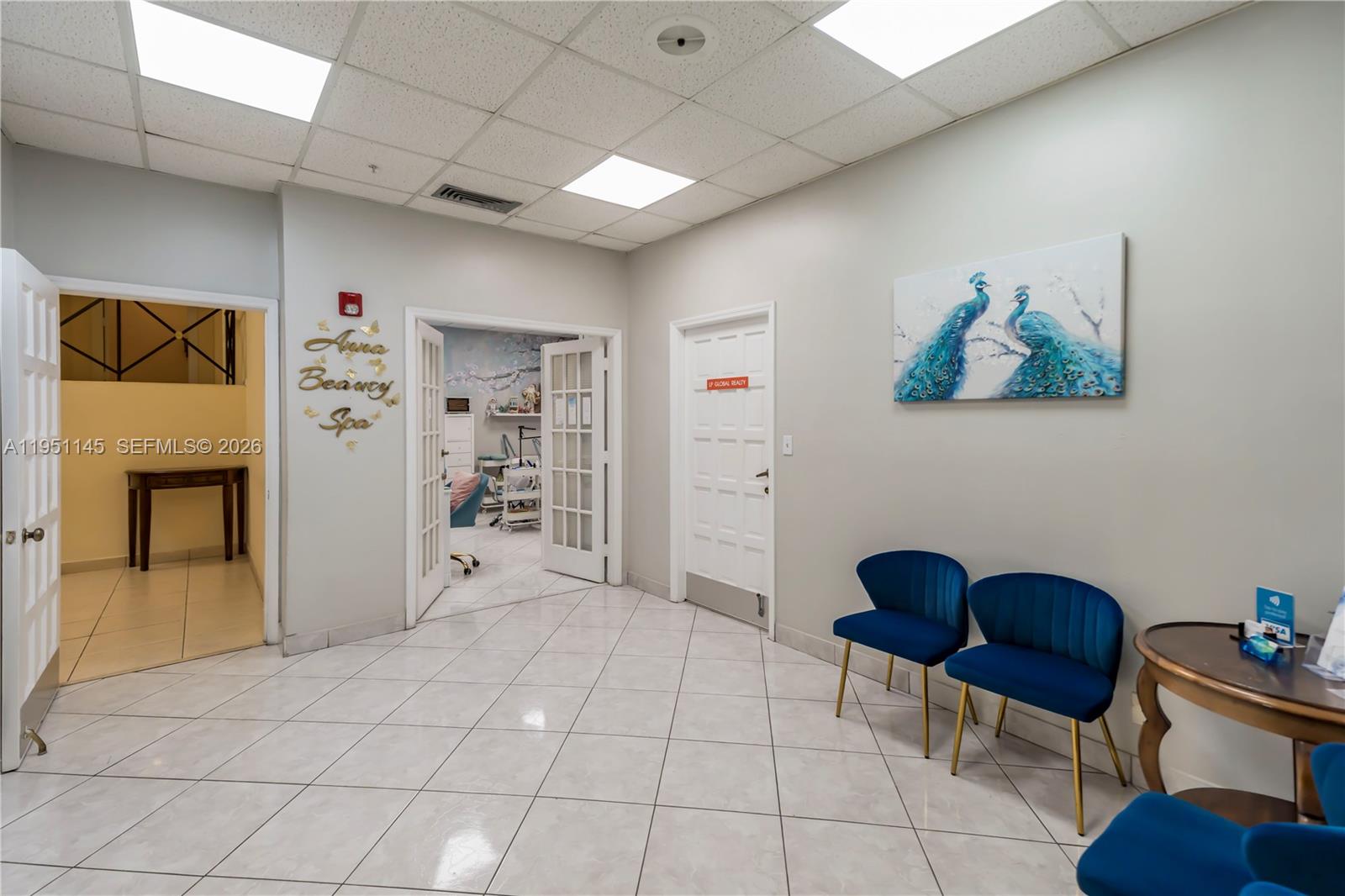 WAVE CONDO - Residential