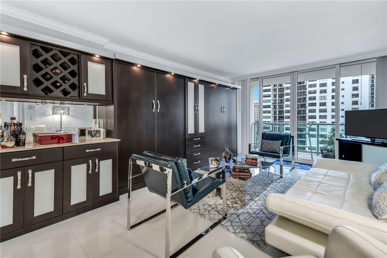 WAVE CONDO - Residential