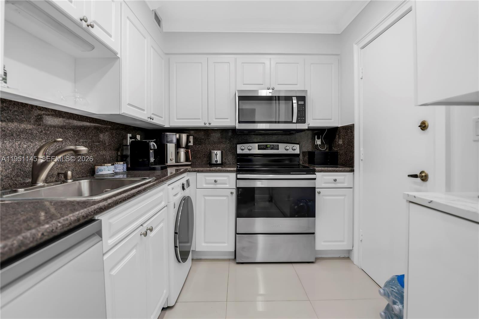 WAVE CONDO - Residential