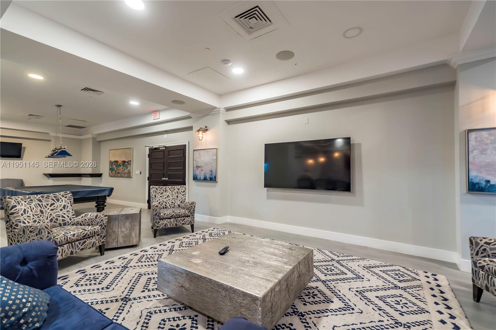 WAVE CONDO - Residential