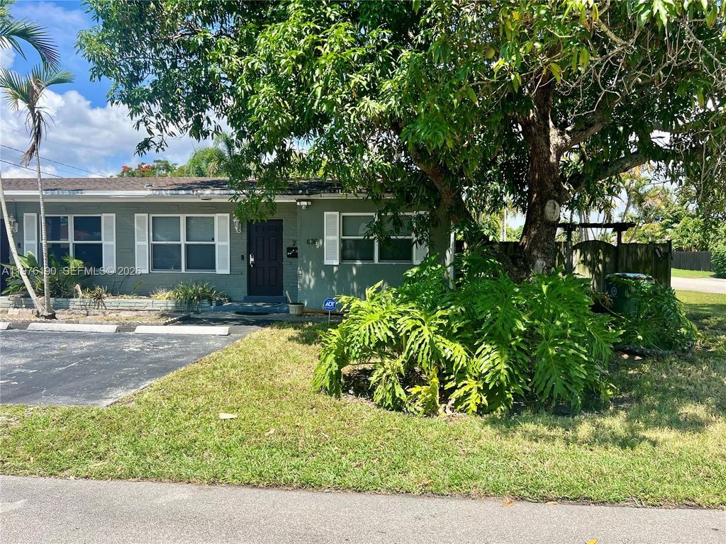 Photo of 630 NE 15th Ct, Fort Lauderdale, FL 33304 (MLS # A11976190)