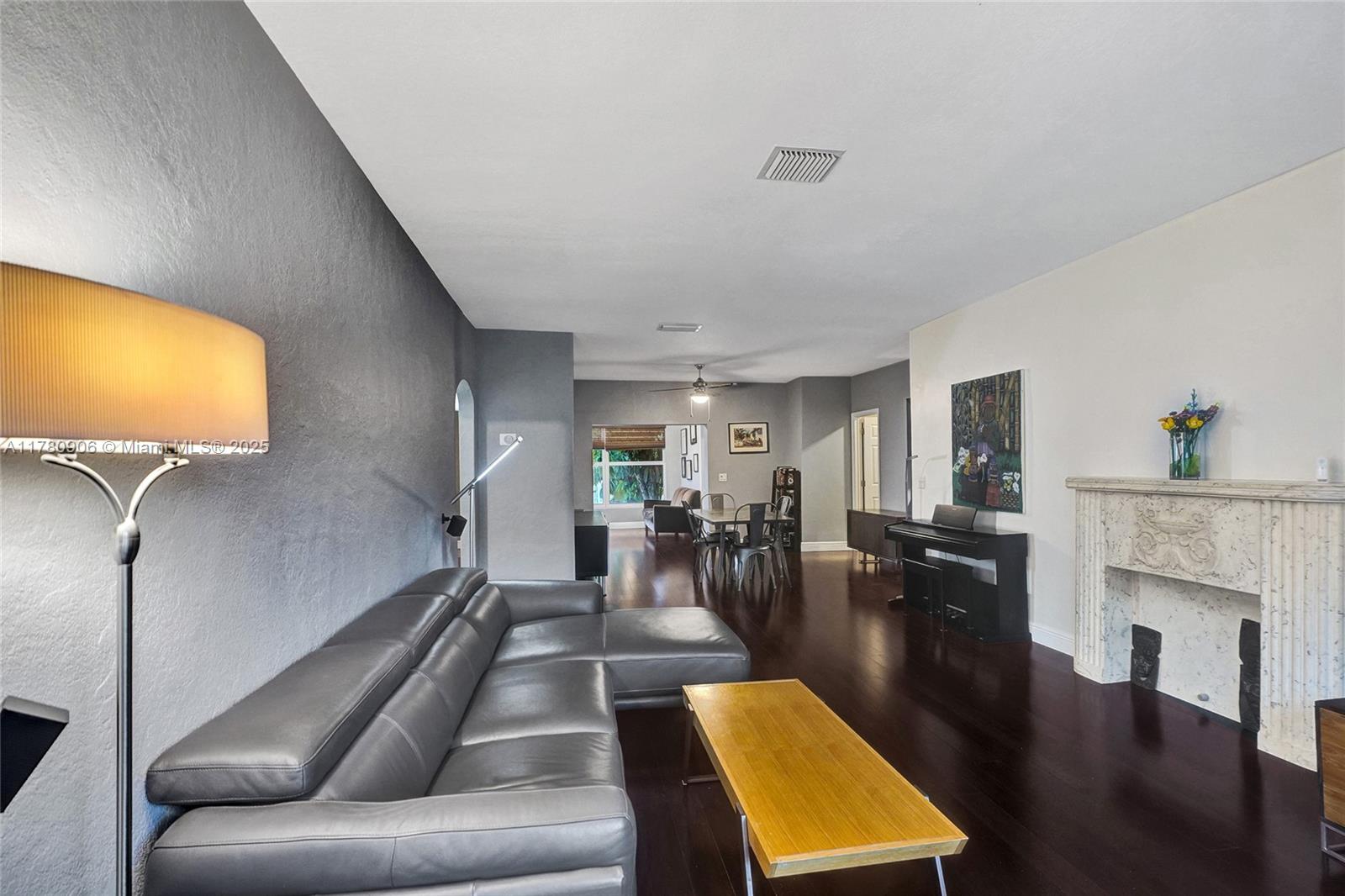 1450 Marseille Dr