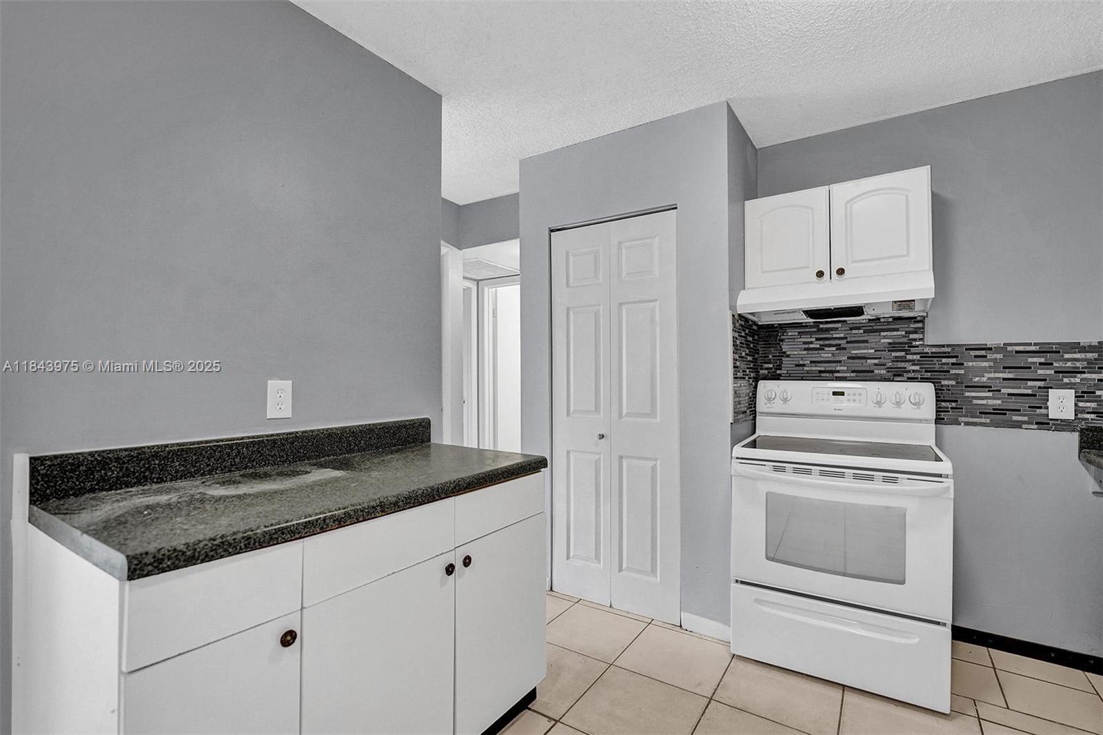 INVERNESS VILLAGE TWO CON - Residential Lease