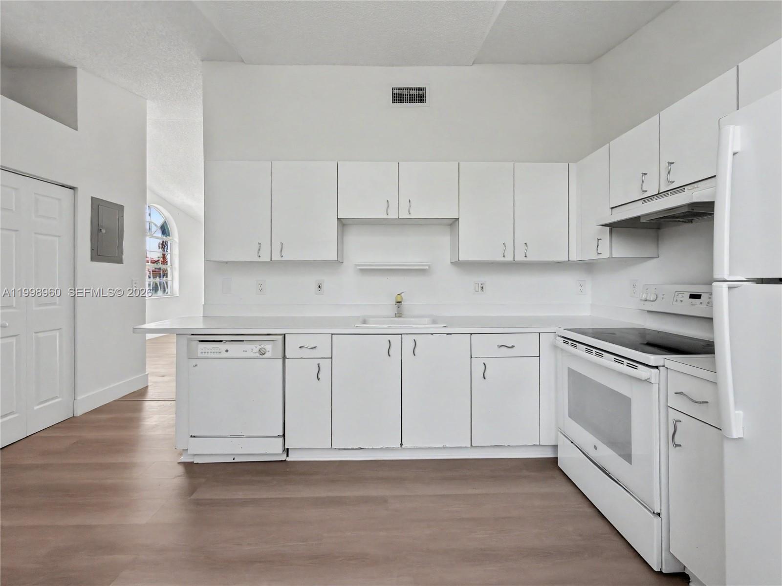 WINDY POINTE CONDO NO 63 - Residential