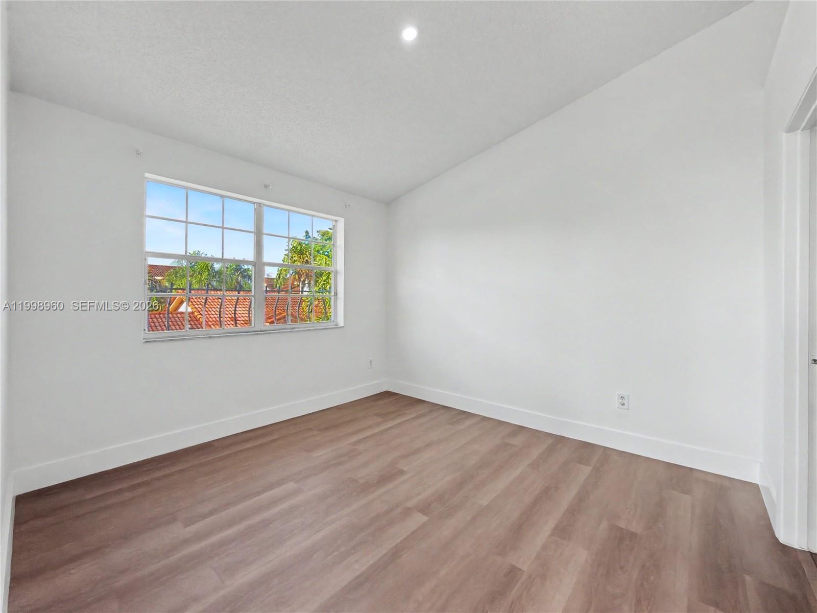 WINDY POINTE CONDO NO 63 - Residential