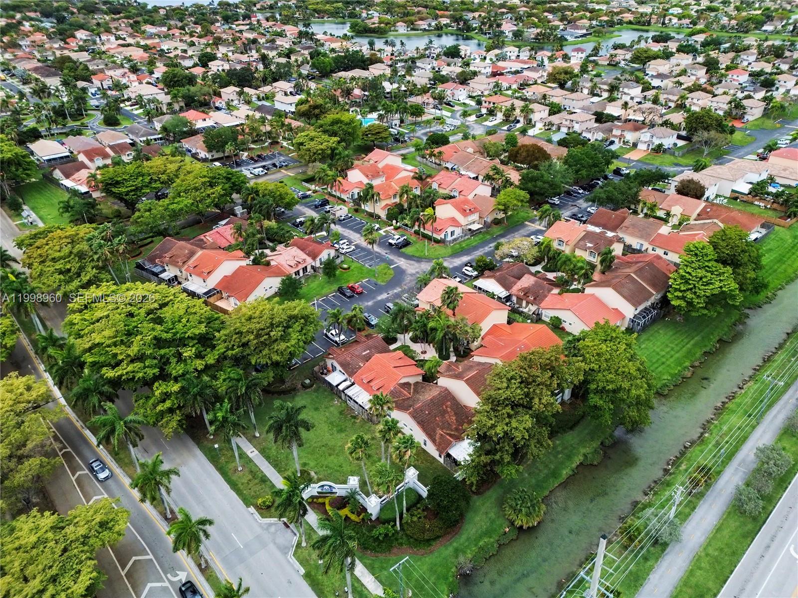 WINDY POINTE CONDO NO 63 - Residential